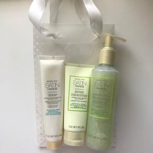 Mary Kay White Tea & Citrus Satin Hands